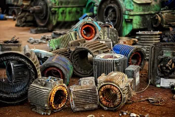 Лом - Демонтаж металлоконструкций - Очиcтка территорий от мусора за наш счет
