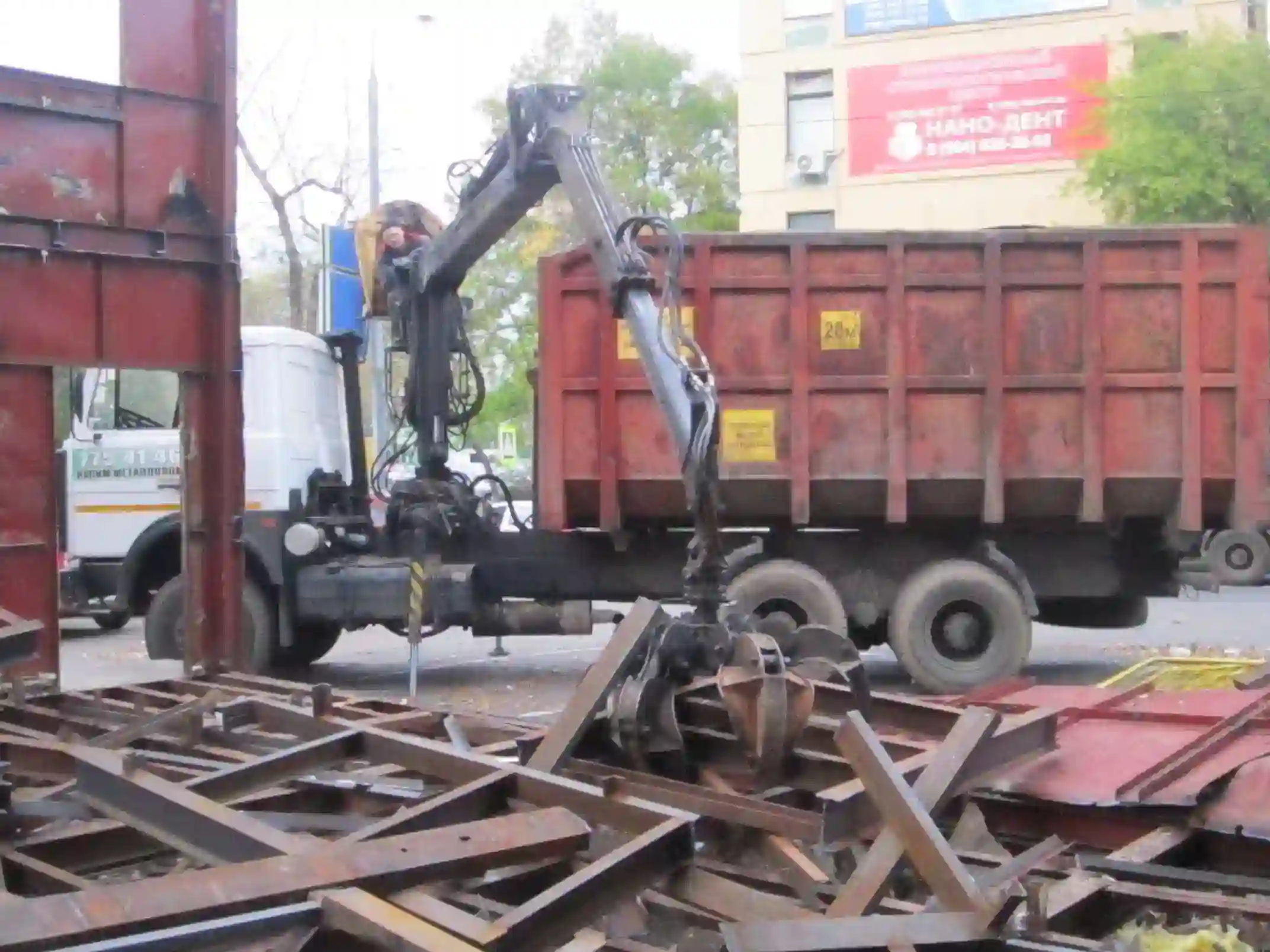 Вывоз металлолома авито. Сагамет металлолом. Вывоз металлолома. Демонтаж лома. Вывоз металлолома Москва.